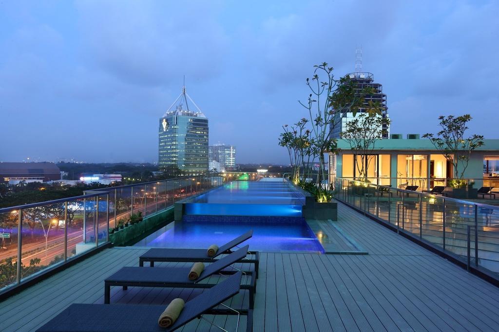Santika Premiere Bintaro Hotel Serpong Kültér fotó