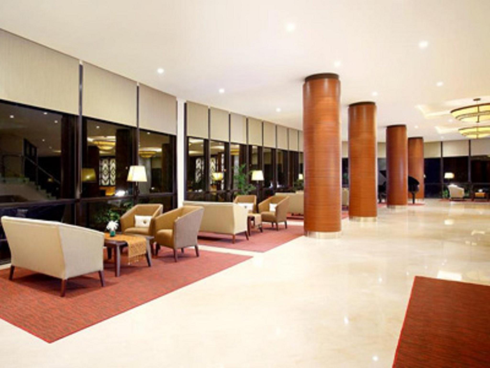 Santika Premiere Bintaro Hotel Serpong Kültér fotó