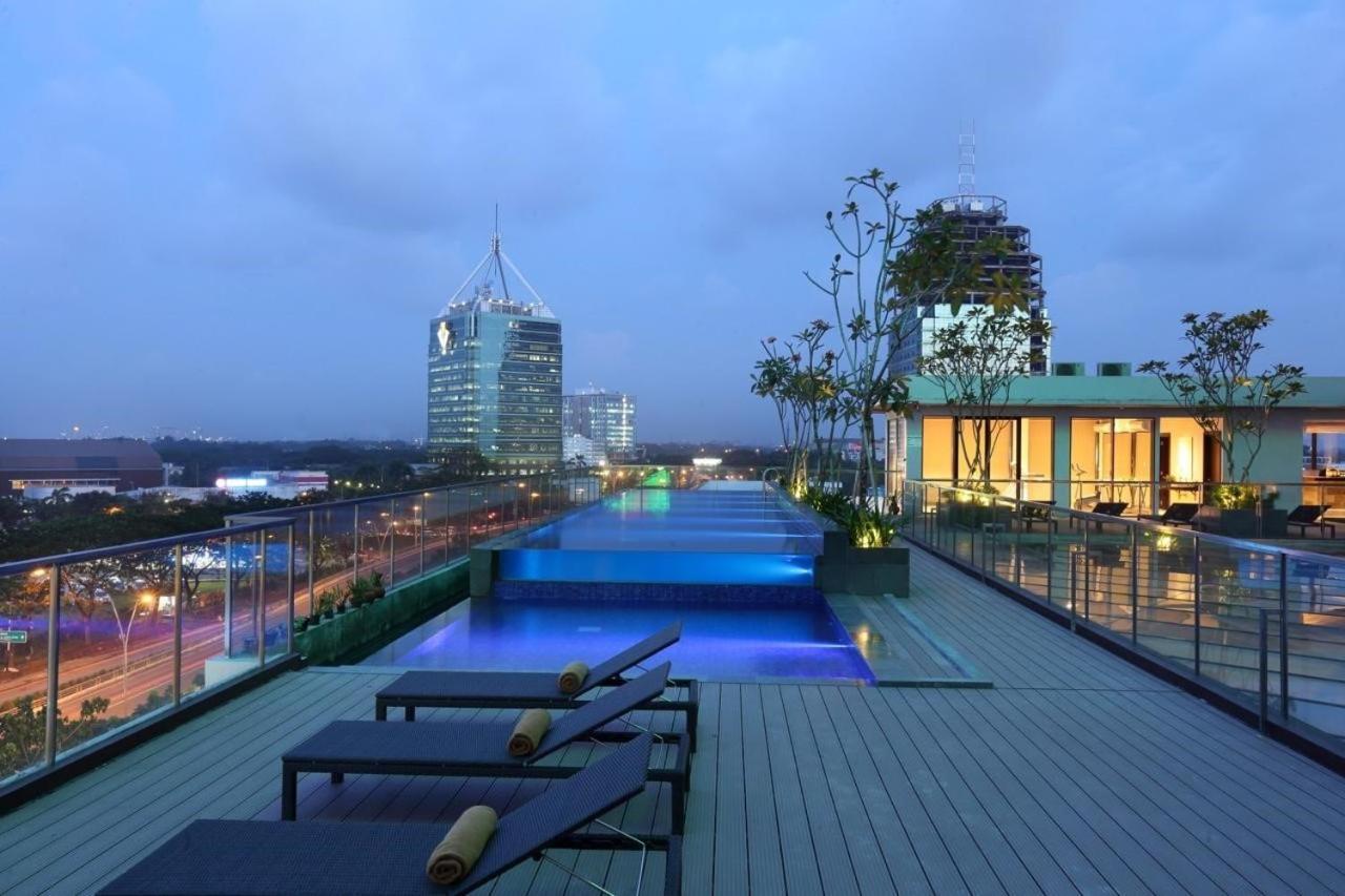 Santika Premiere Bintaro Hotel Serpong Kültér fotó
