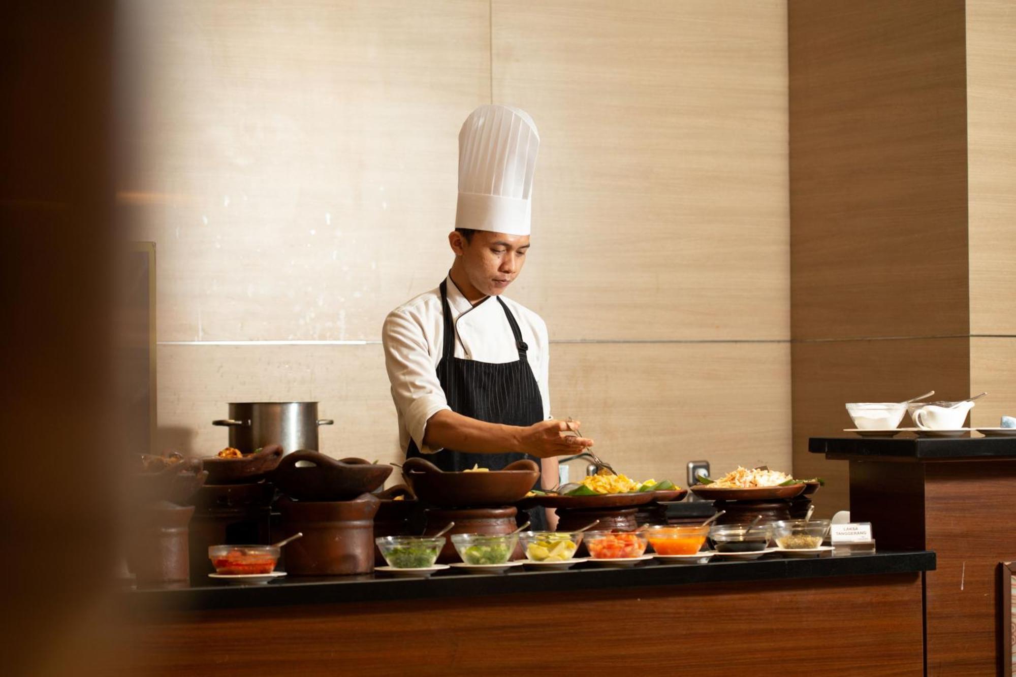 Santika Premiere Bintaro Hotel Serpong Kültér fotó