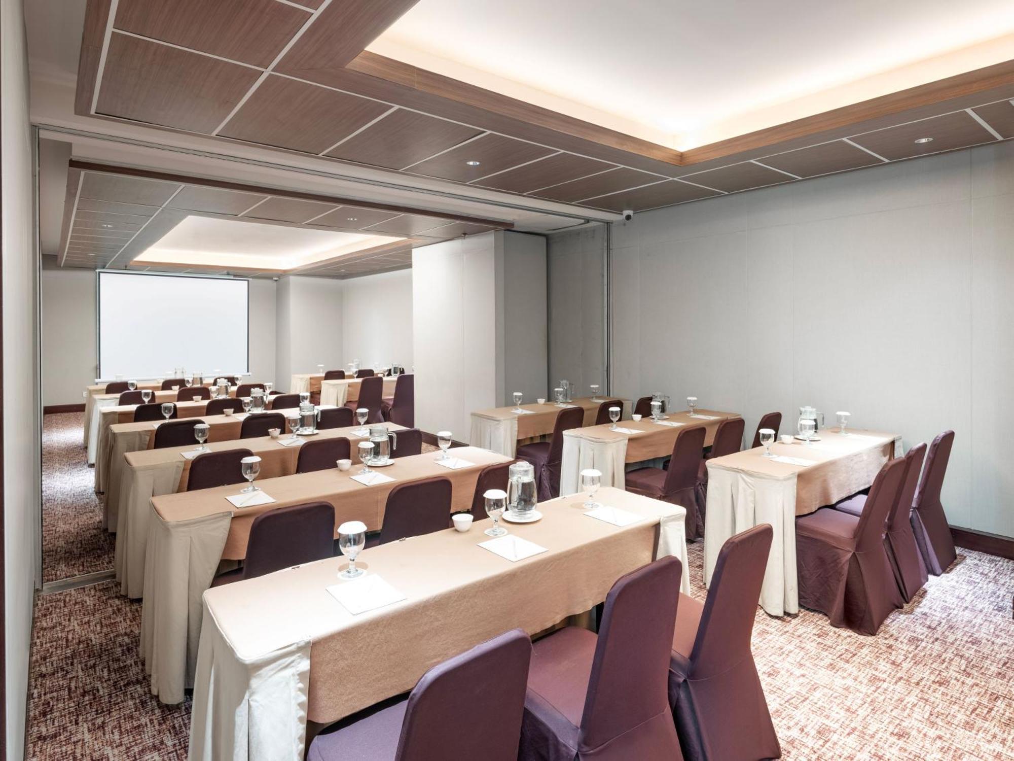Santika Premiere Bintaro Hotel Serpong Kültér fotó