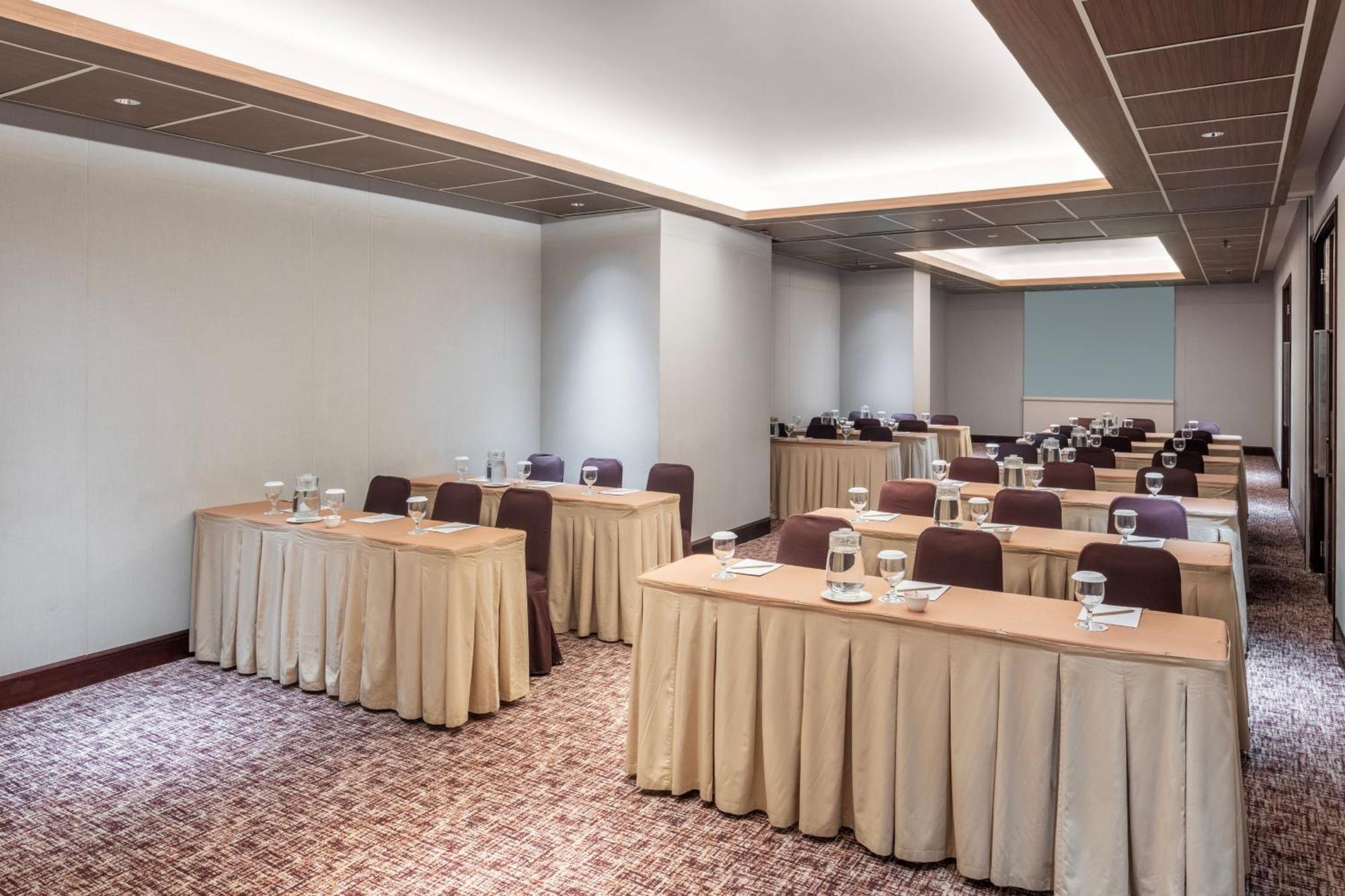 Santika Premiere Bintaro Hotel Serpong Kültér fotó