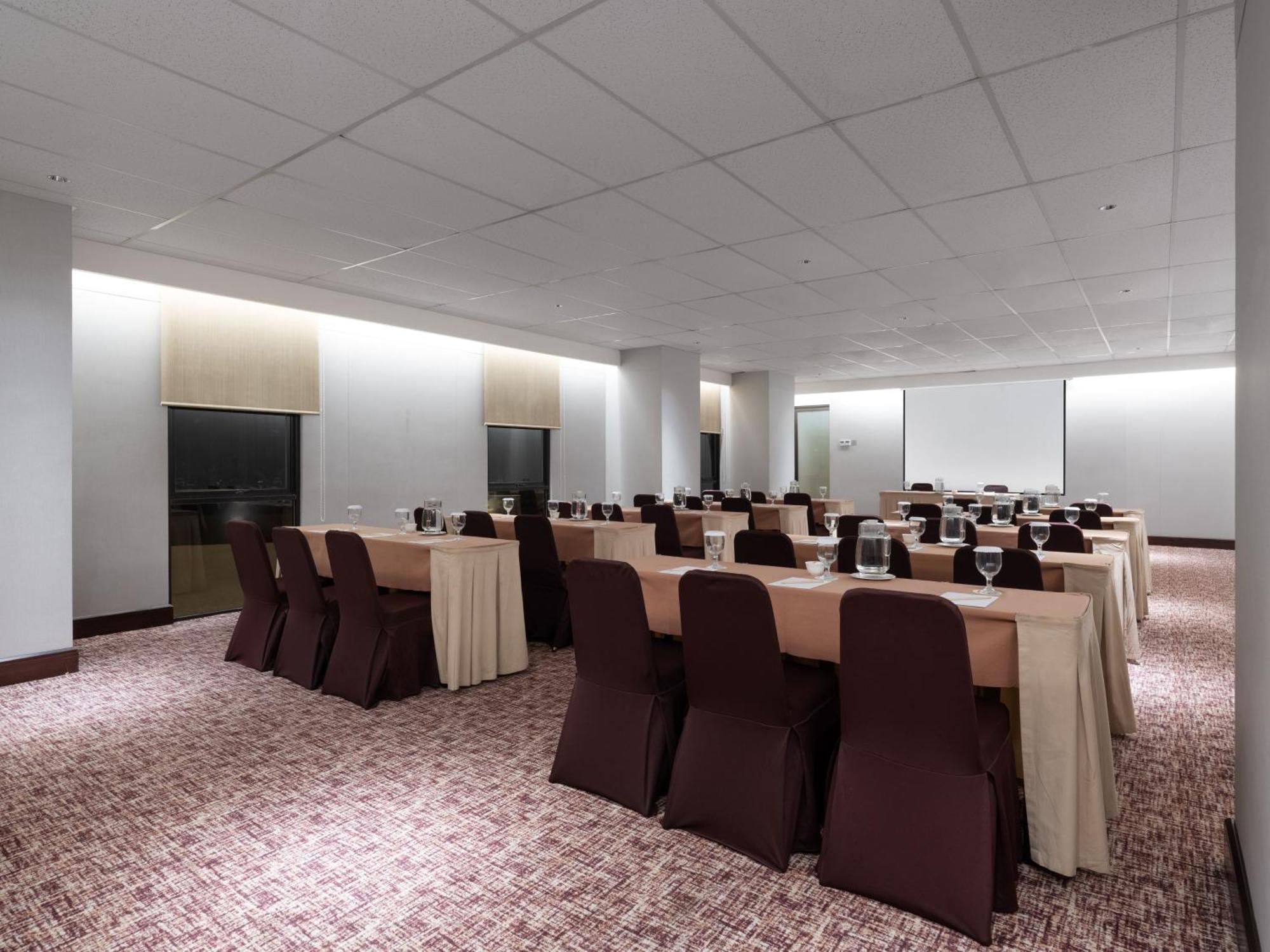 Santika Premiere Bintaro Hotel Serpong Kültér fotó