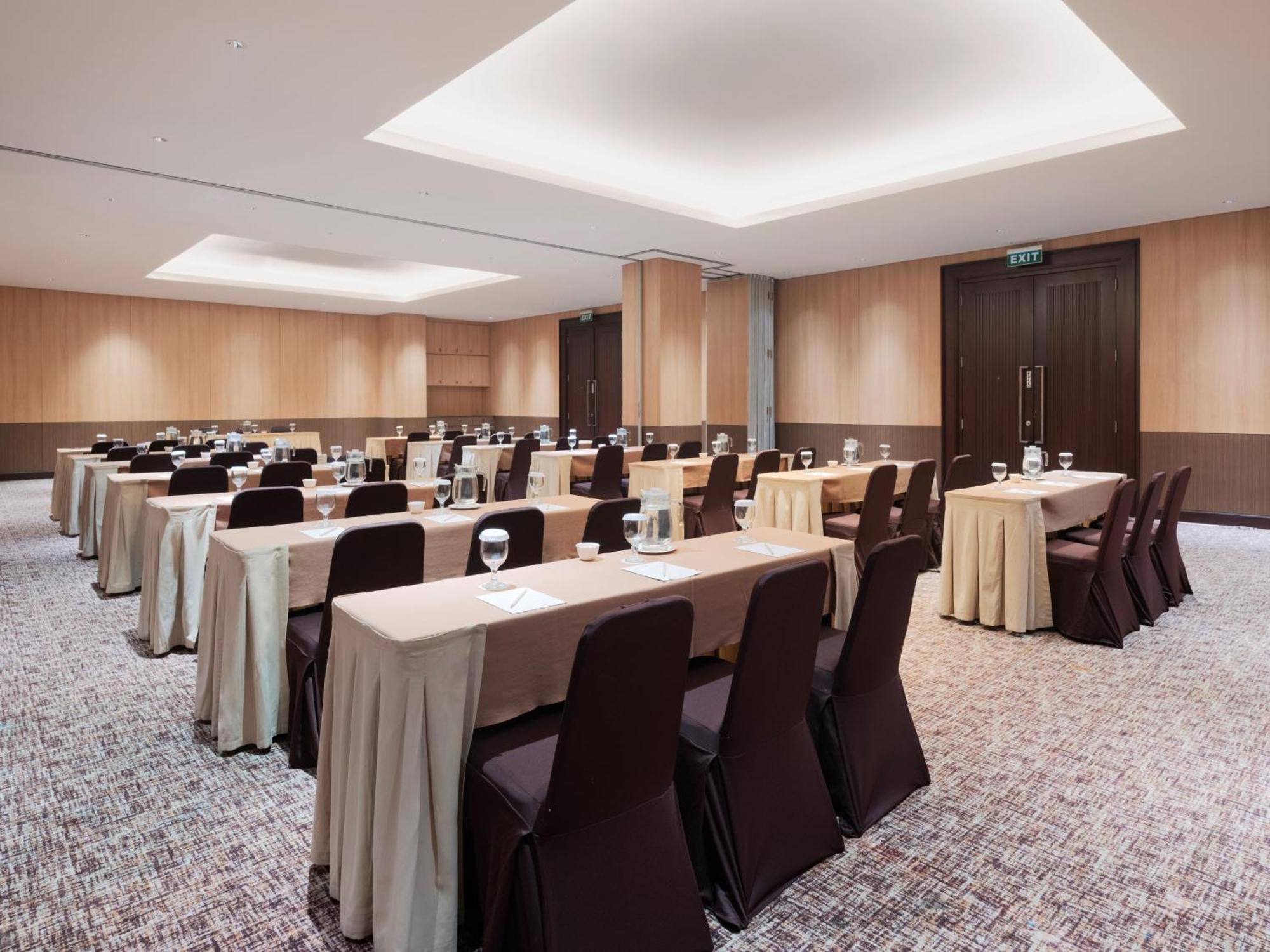 Santika Premiere Bintaro Hotel Serpong Kültér fotó
