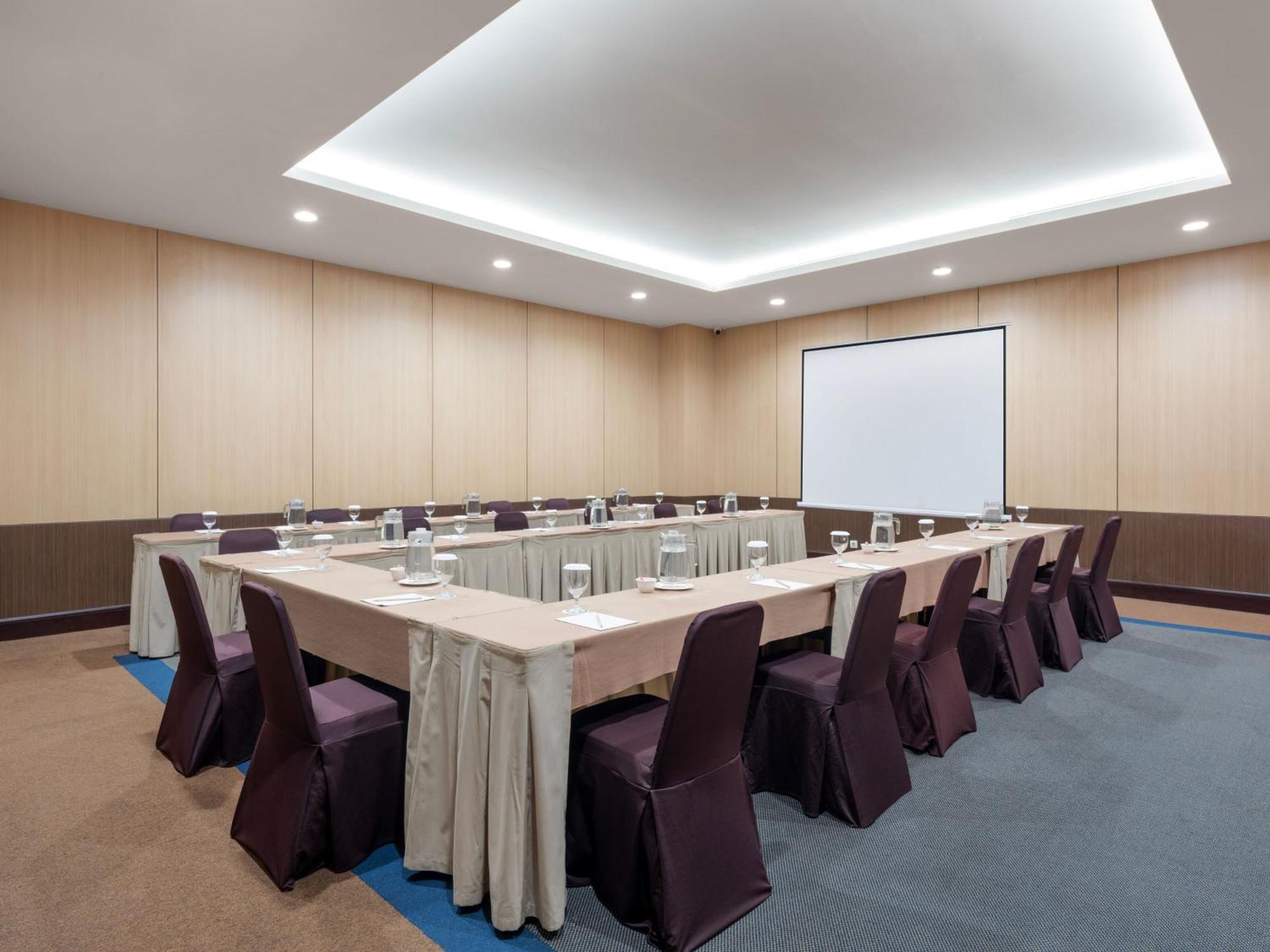 Santika Premiere Bintaro Hotel Serpong Kültér fotó